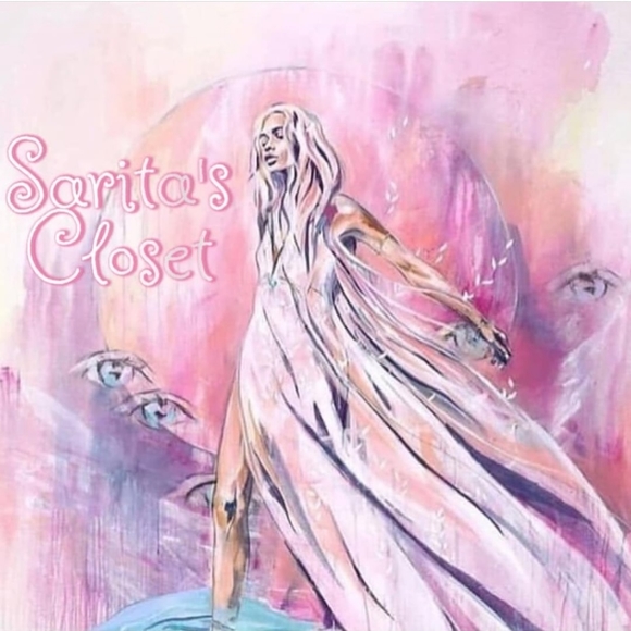 No boundaries Velvet blouse with Adjustable straps, Velvet top - Picture 5 of 5